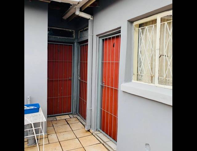 12 BEDROOM APARTMENT FOR SALE IN BEDWORTH PARK